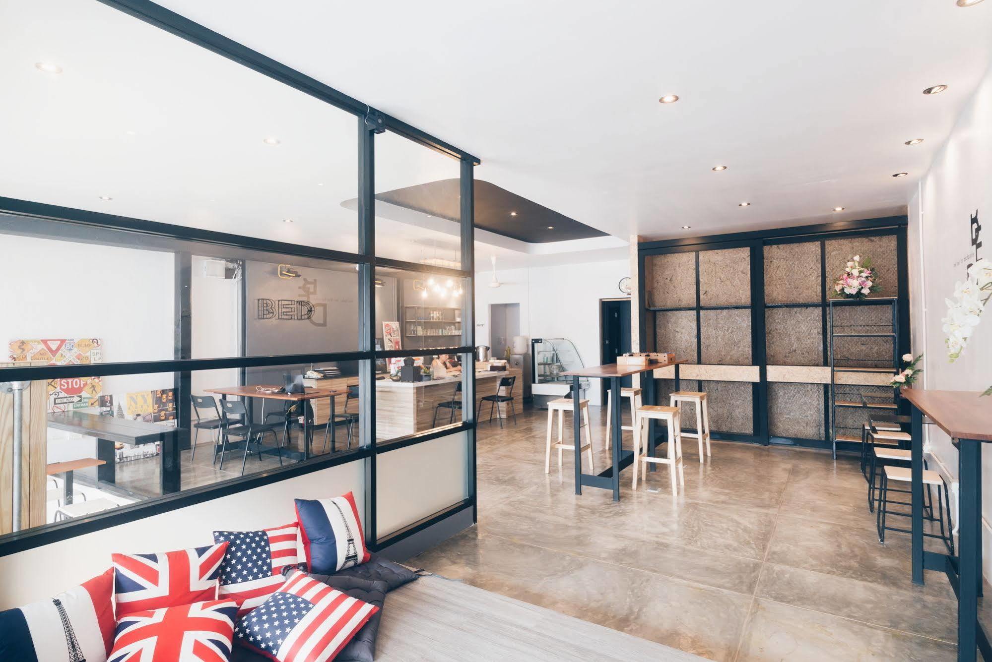 Bed Hostel Phuket Ngoại thất bức ảnh