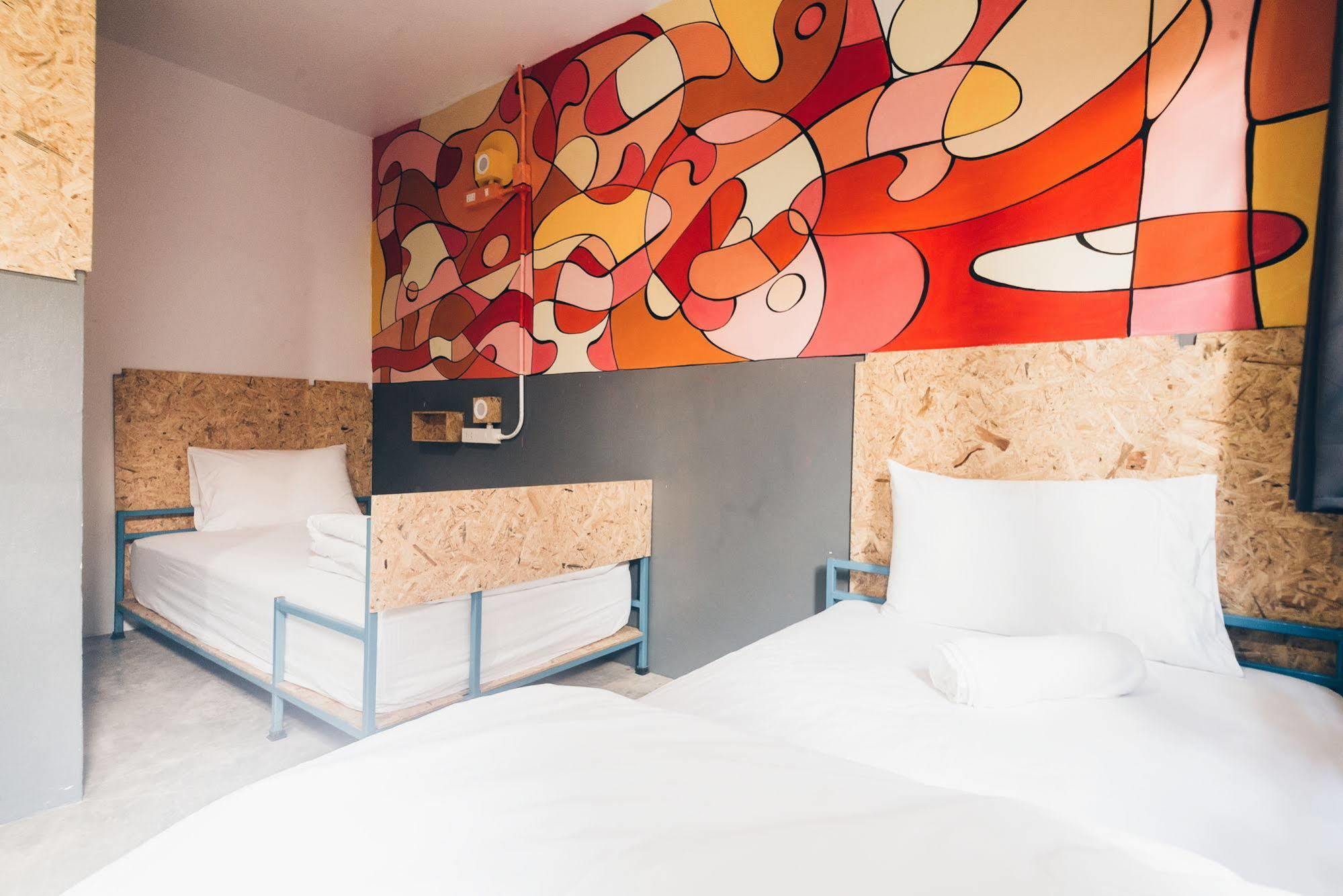 Bed Hostel Phuket Ngoại thất bức ảnh