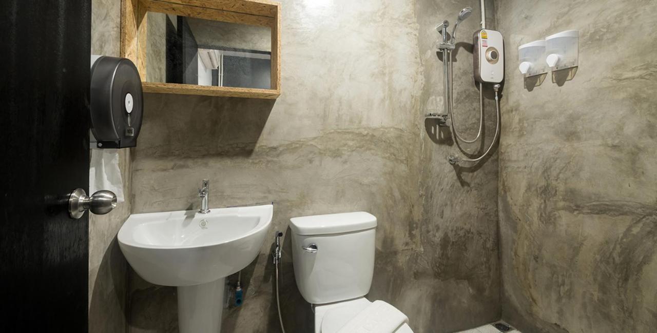 Bed Hostel Phuket Ngoại thất bức ảnh